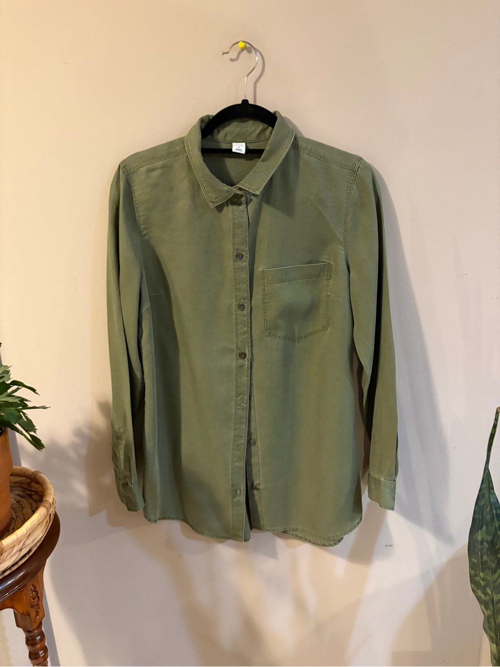 Old Navy Olive Green Collared Button Shirt
#0140